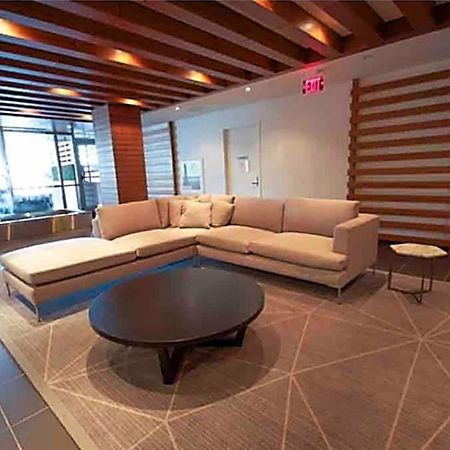 Luxurious Condo In The Center Of Downtown Торонто Екстер'єр фото