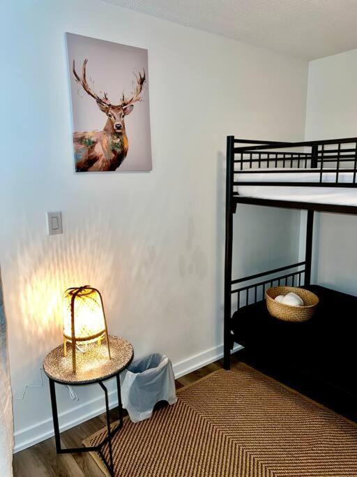 Luxurious Condo In The Center Of Downtown Торонто Екстер'єр фото